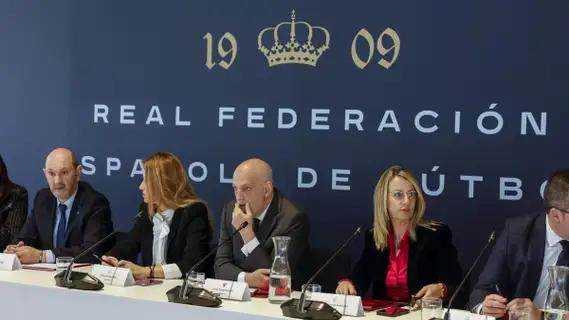 开云体育-抗议西甲双标执法，皇马喊得最凶，却成联盟标靶