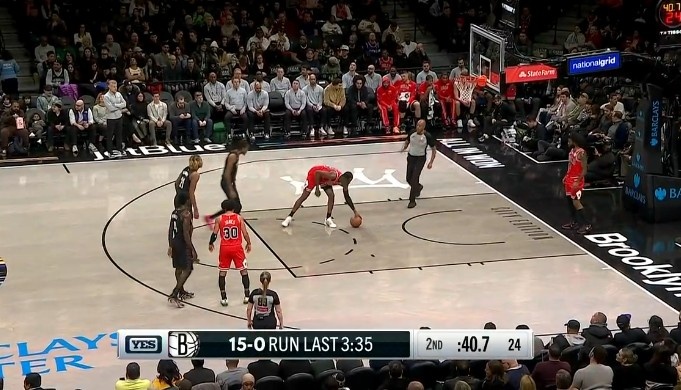 开云体育官网-拉开比分！篮网第二节3分半时间打出一波15-0高潮 领先公牛到19分