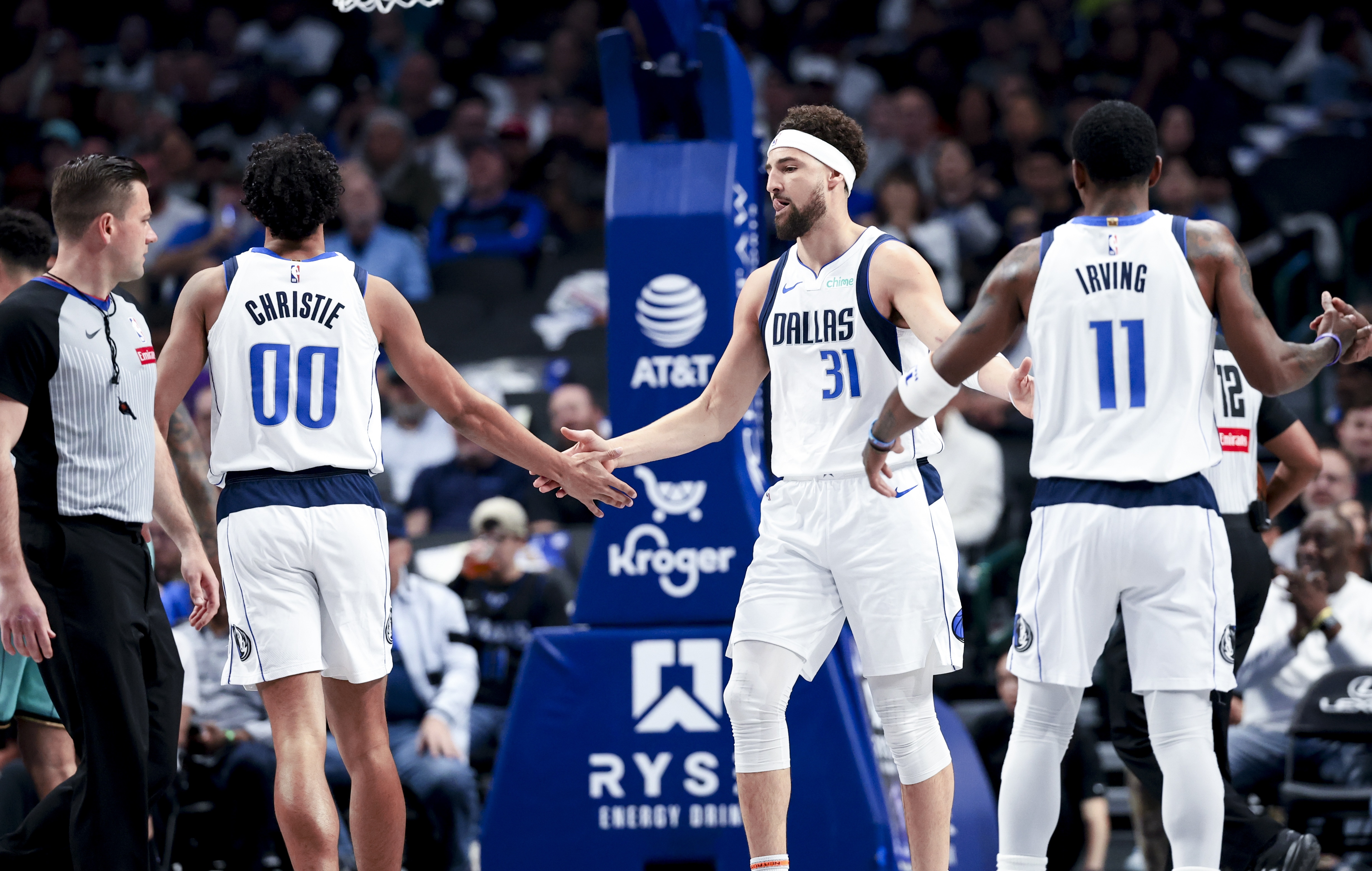 开云体育下载-克莱手感热时？克里斯蒂：给他掩护/传球/让路 他是最佳射手之一